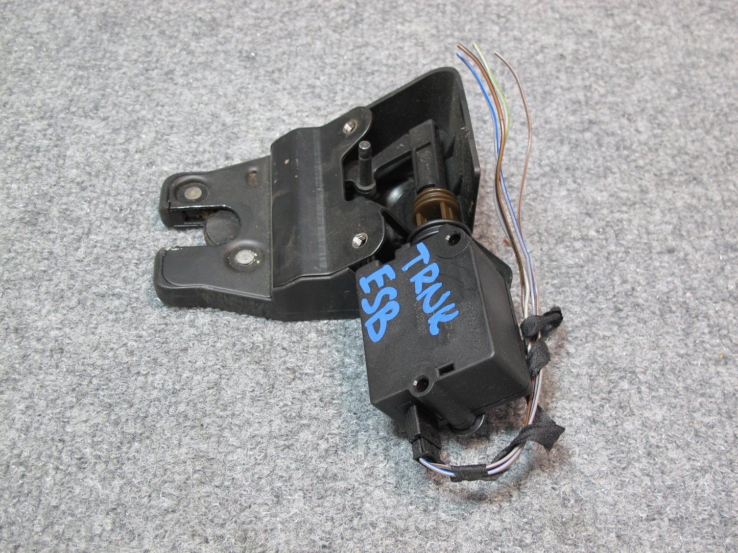 03-08 BMW E65 E66 7-SERIES Rear Trunk Lid Lock Latch Actuator OEM