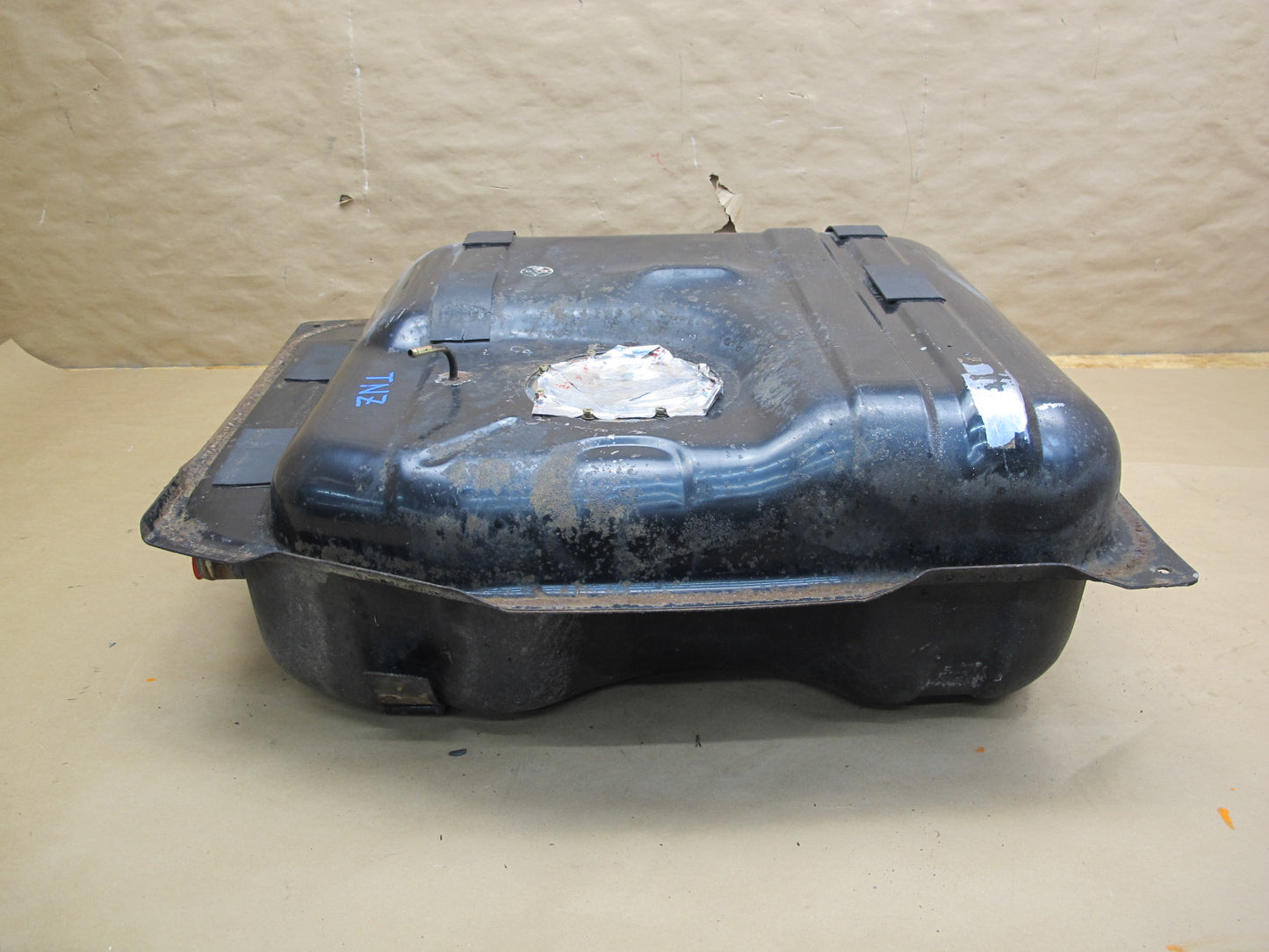 79-83 Datsun Nissan 280ZX 2.8L NON Turbo Gas Fuel Tank Reservoir OEM