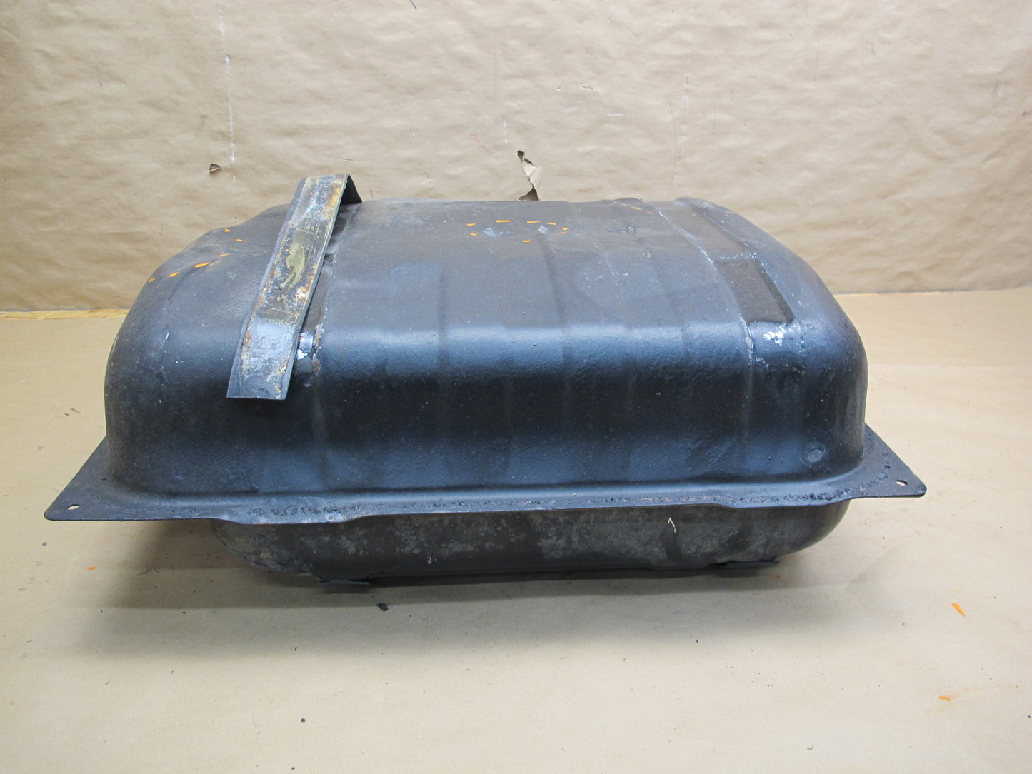 79-83 Datsun Nissan 280ZX 2.8L NON Turbo Gas Fuel Tank Reservoir OEM