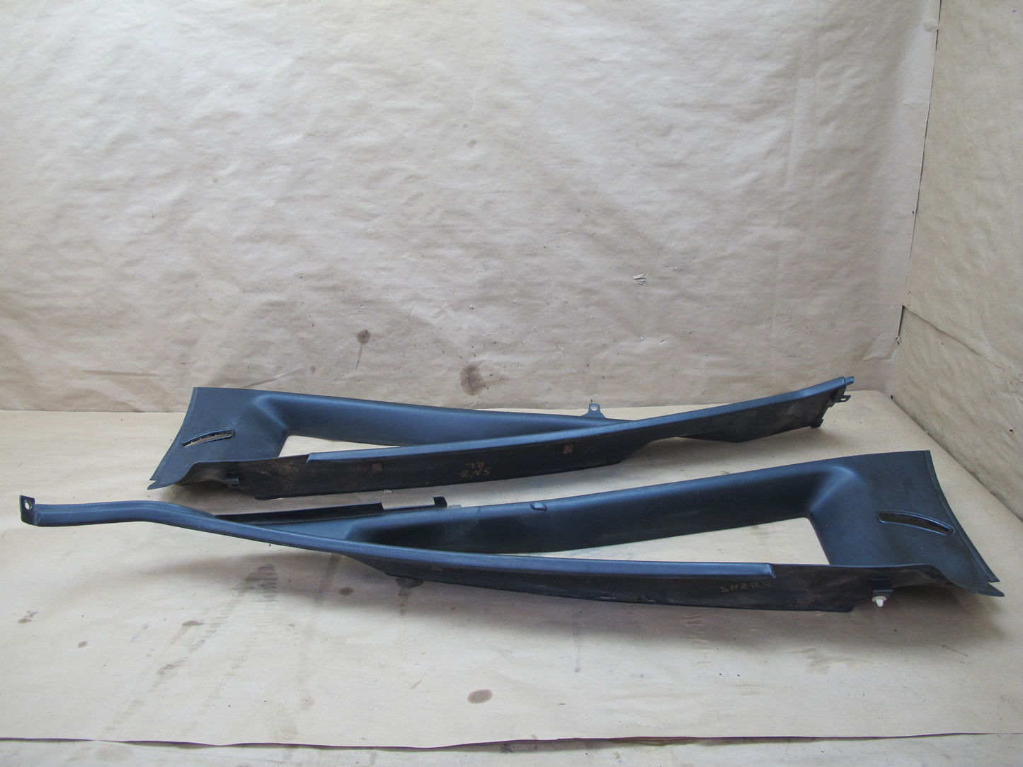 85-89 Nissan Z31 300ZX 2+0 NA Set of 2 Rear Left Right Quarter Window Trim OEM