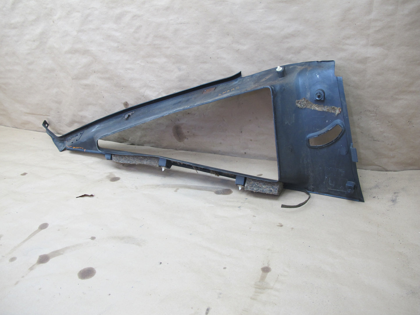 85-89 Nissan Z31 300ZX 2+0 NA Set of 2 Rear Left Right Quarter Window Trim OEM