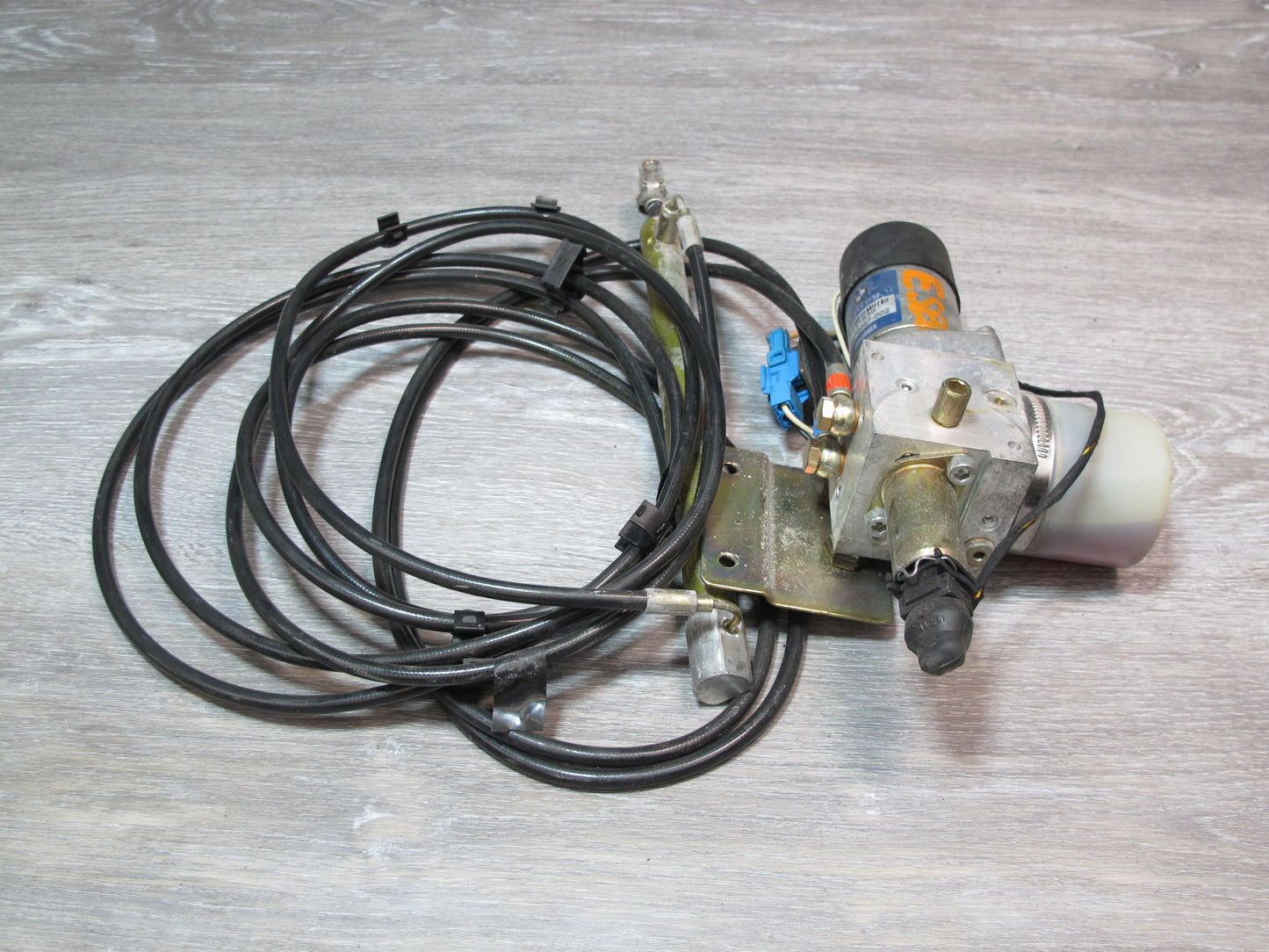 03-08 BMW E65 E66 7-SERIES Rear Trunk Hydraulic Pump Motor 7015009 OEM