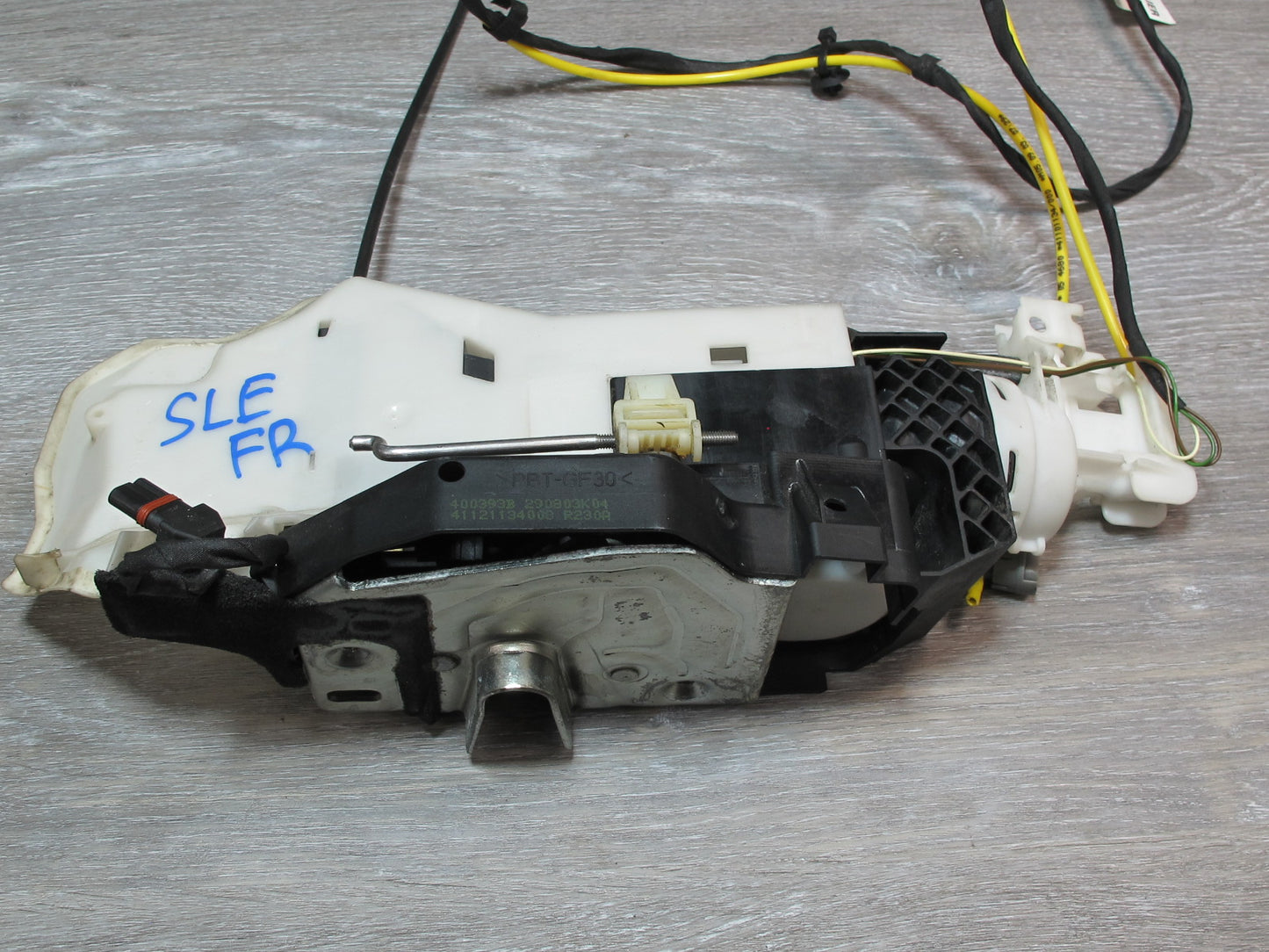 03-12 Mercedes R230 Sl-class Right Door Lock Latch Actuator 2307200435 OEM