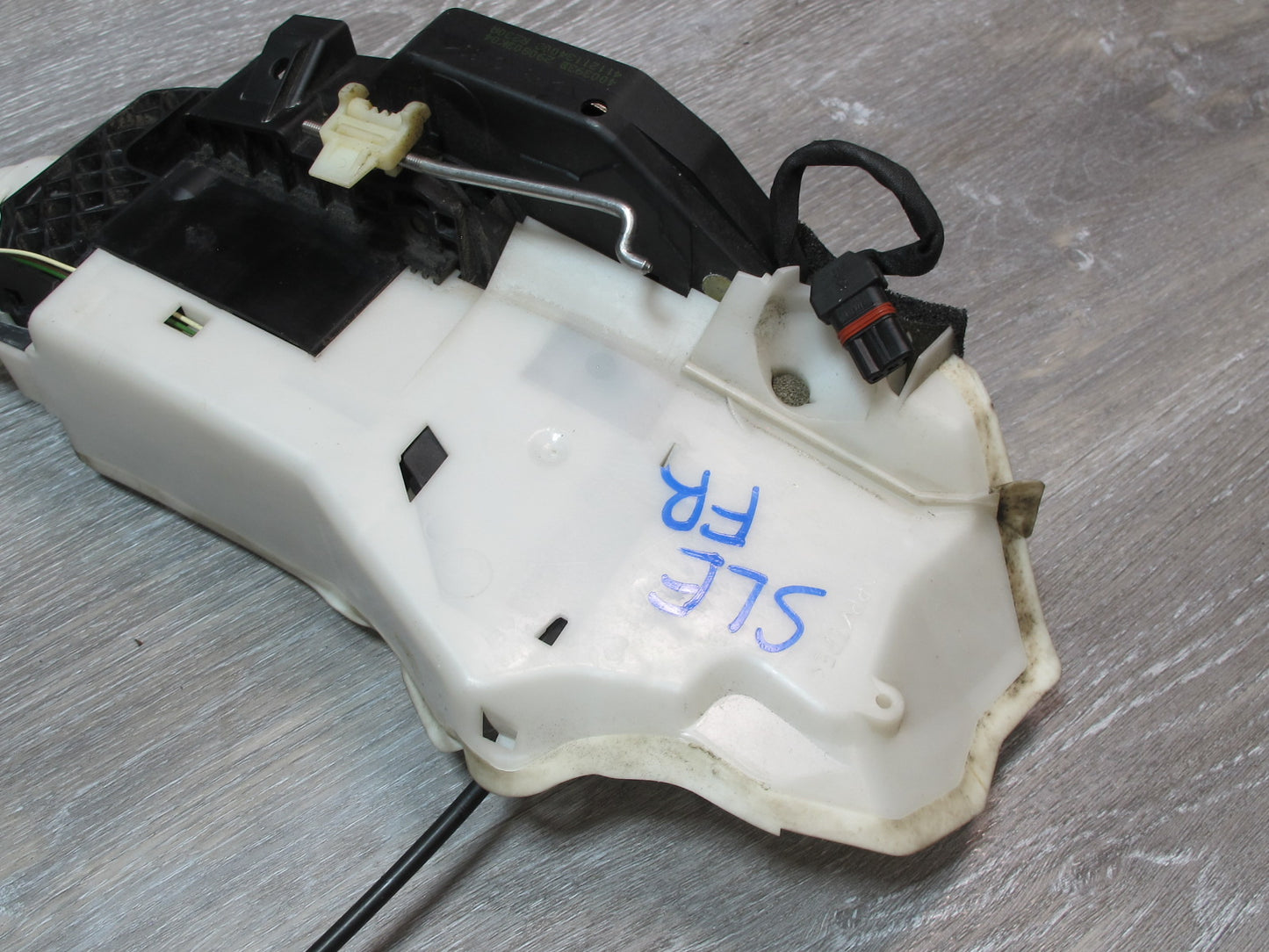 03-12 Mercedes R230 Sl-class Right Door Lock Latch Actuator 2307200435 OEM