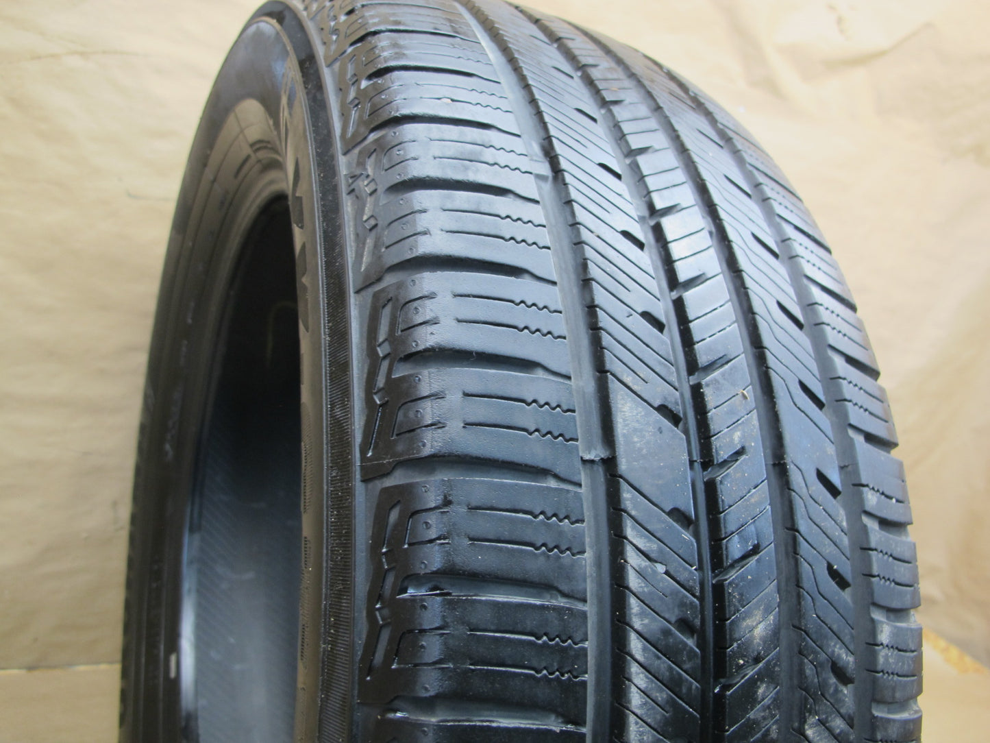 Yokohama Yk-ctx A/S Tire 235/60 R18 107V 2122 Tire Tread 8/32