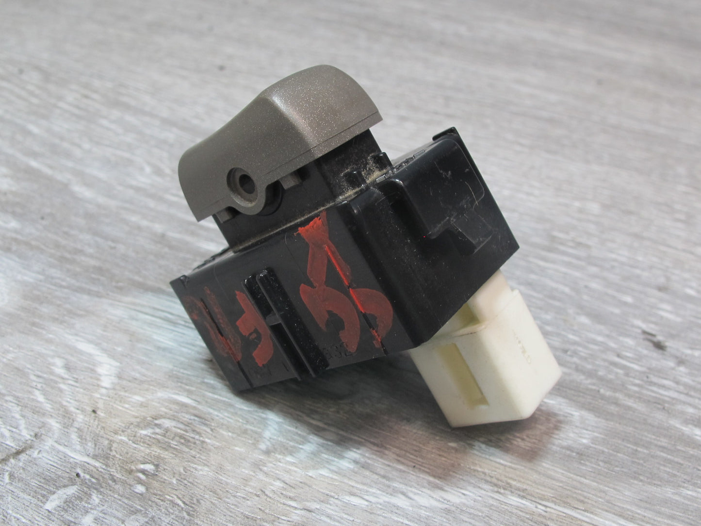 2003-2009 Lexus UZJ120L GX470 Front Right Door Lock Unlock Button Switch