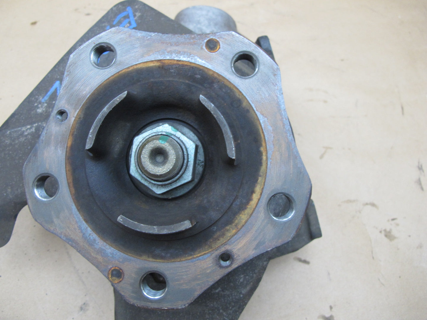 1999-2005 Porsche 911 996 RWD Front Left Wheel Hub Knuckle Spindle