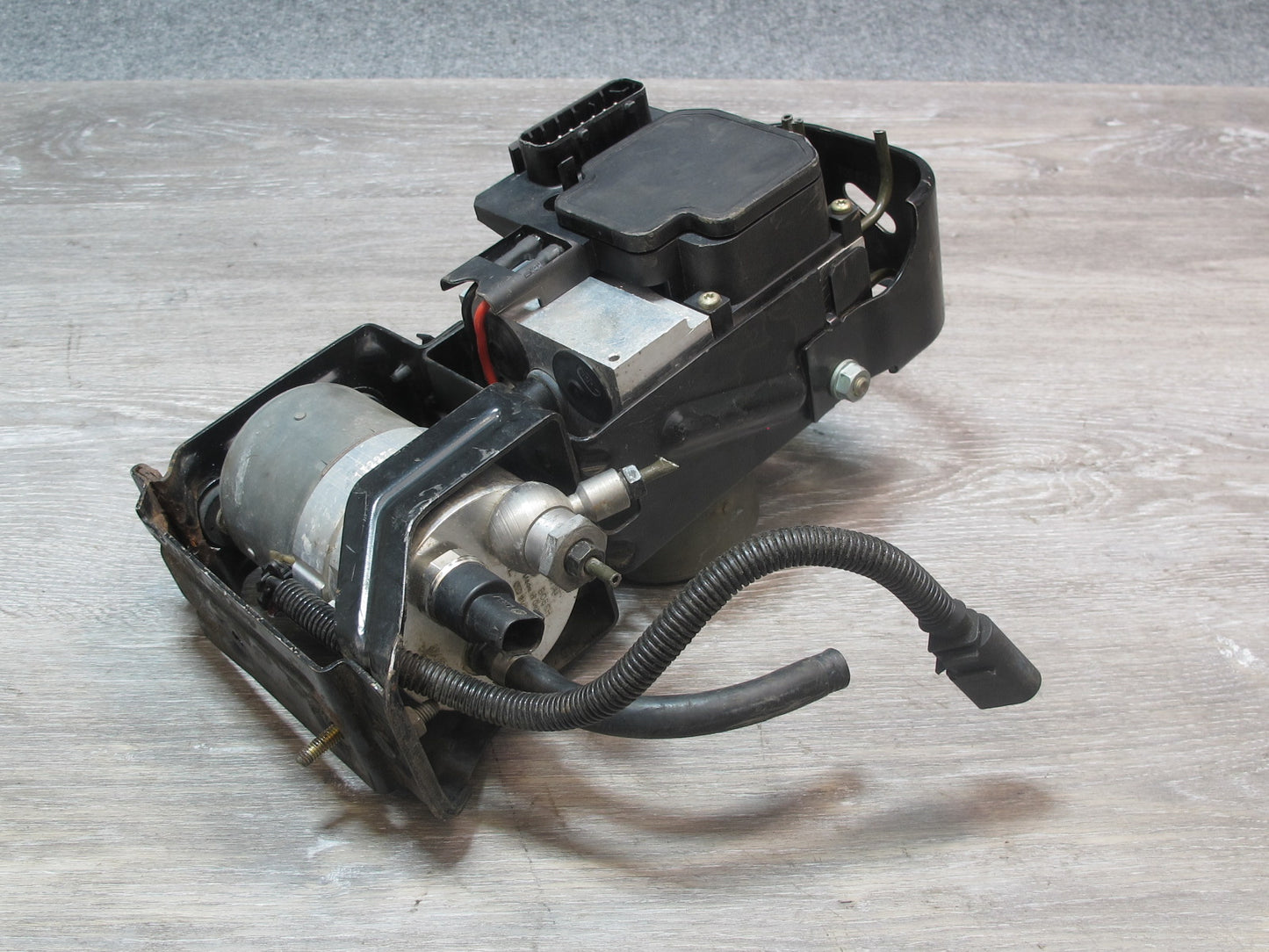 01-03 VW Eurovan T4 Anti Lock Brake ABS & ESP Pump Module Assembly OEM