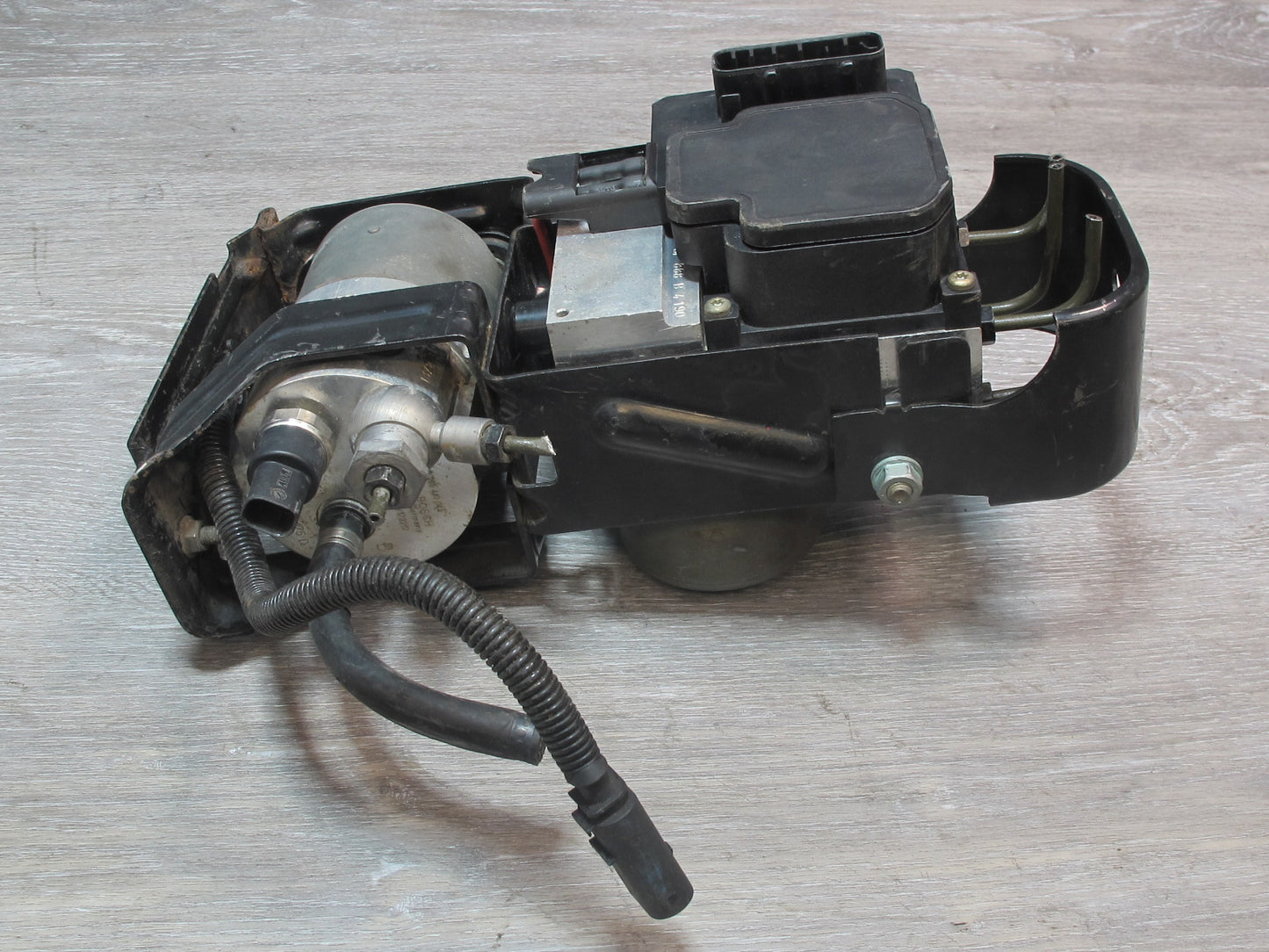 01-03 VW Eurovan T4 Anti Lock Brake ABS & ESP Pump Module Assembly OEM