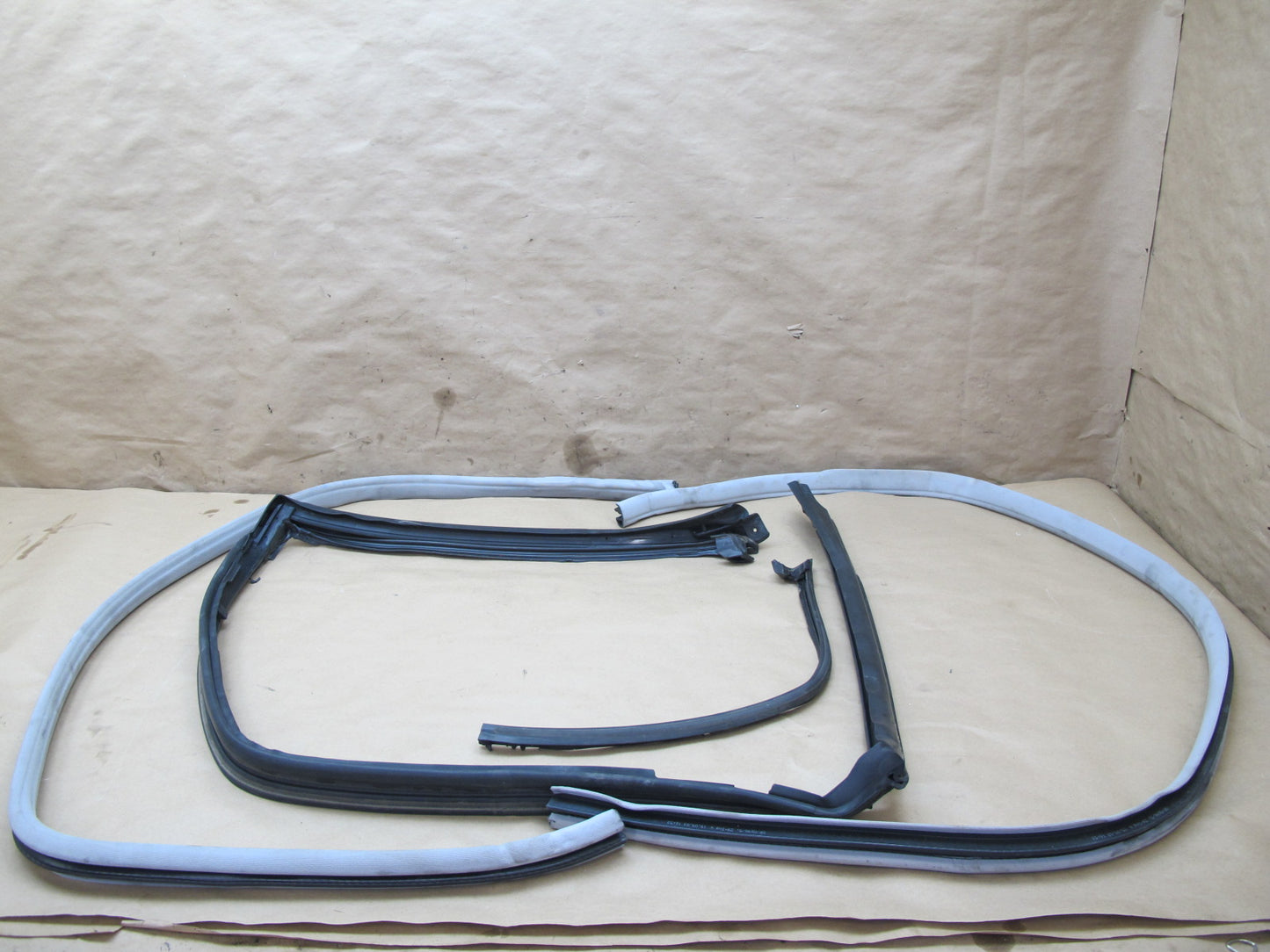 03-12 Mercedes R230 Sl-class Set of 4 Windshield & Door Weatherstrip Seal OEM