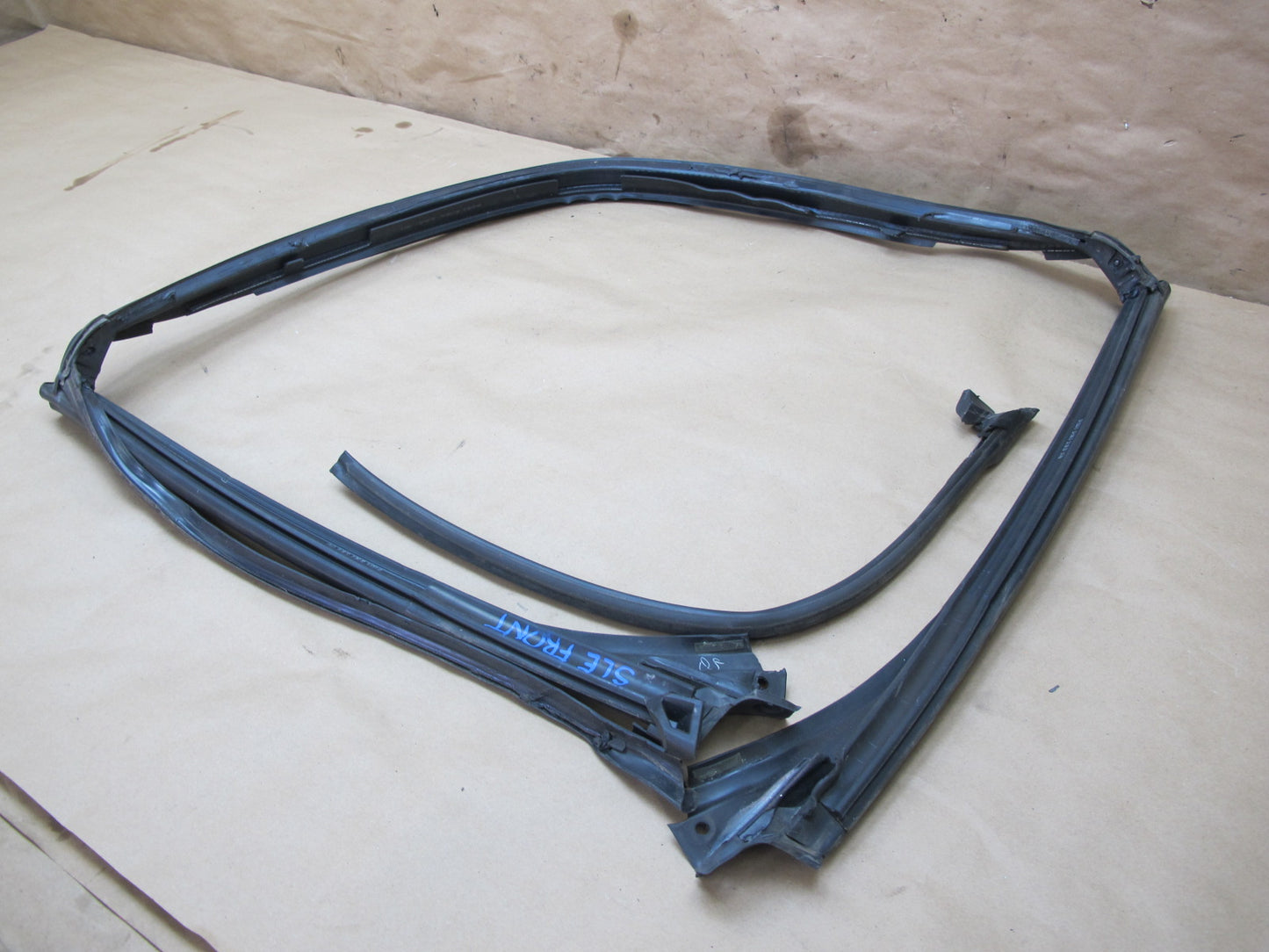 03-12 Mercedes R230 Sl-class Set of 4 Windshield & Door Weatherstrip Seal OEM