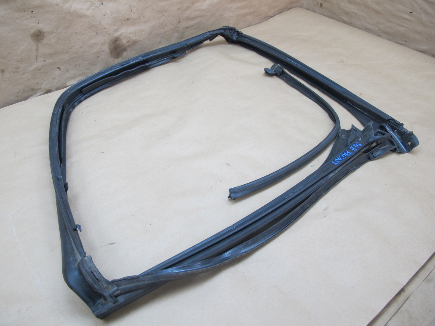03-12 Mercedes R230 Sl-class Set of 4 Windshield & Door Weatherstrip Seal OEM