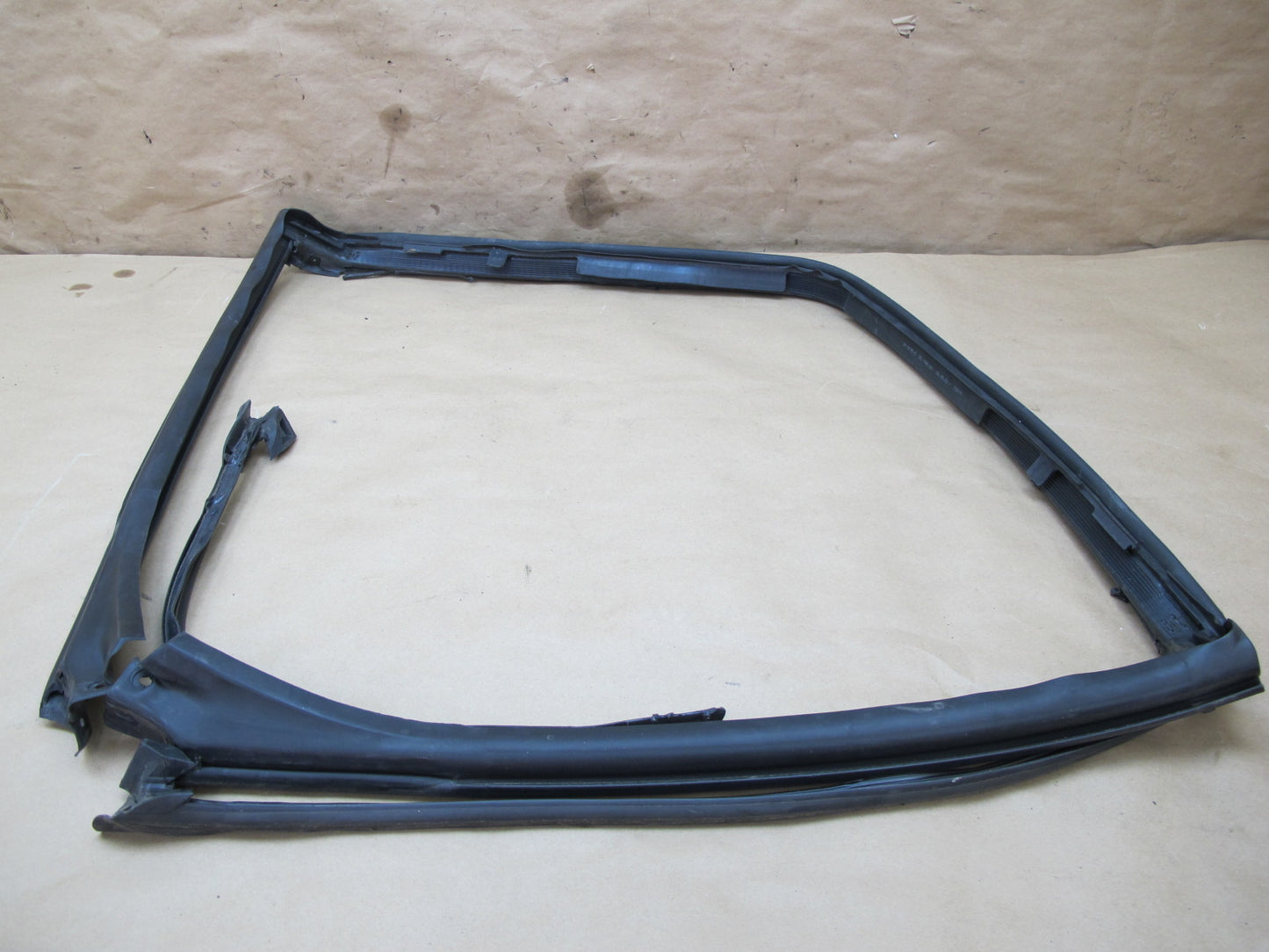 03-12 Mercedes R230 Sl-class Set of 4 Windshield & Door Weatherstrip Seal OEM