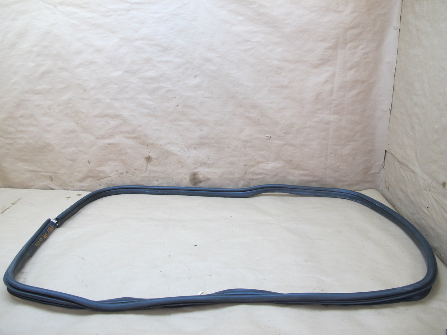 2003-2009 Hummer H2 Front Right Door Weatherstrip Rubber Seal