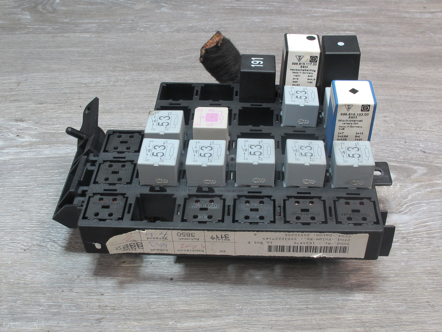 1999-2005 Porsche 911 Carrera 996 Power Distribution Fuse Relay Box Module Unit