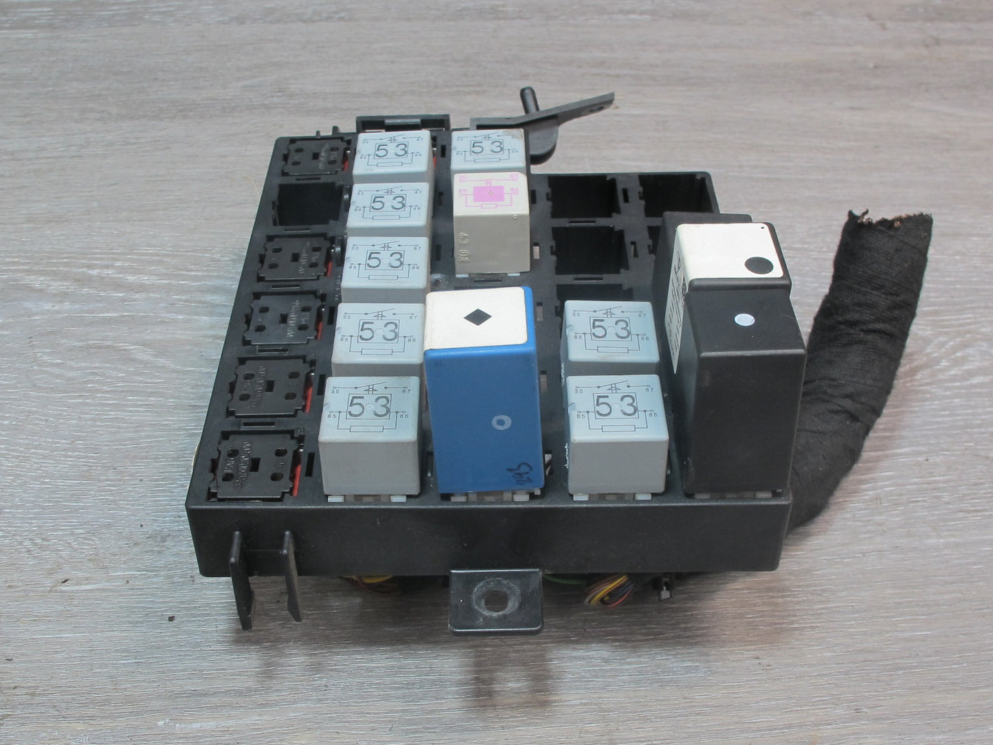 1999-2005 Porsche 911 Carrera 996 Power Distribution Fuse Relay Box Module Unit