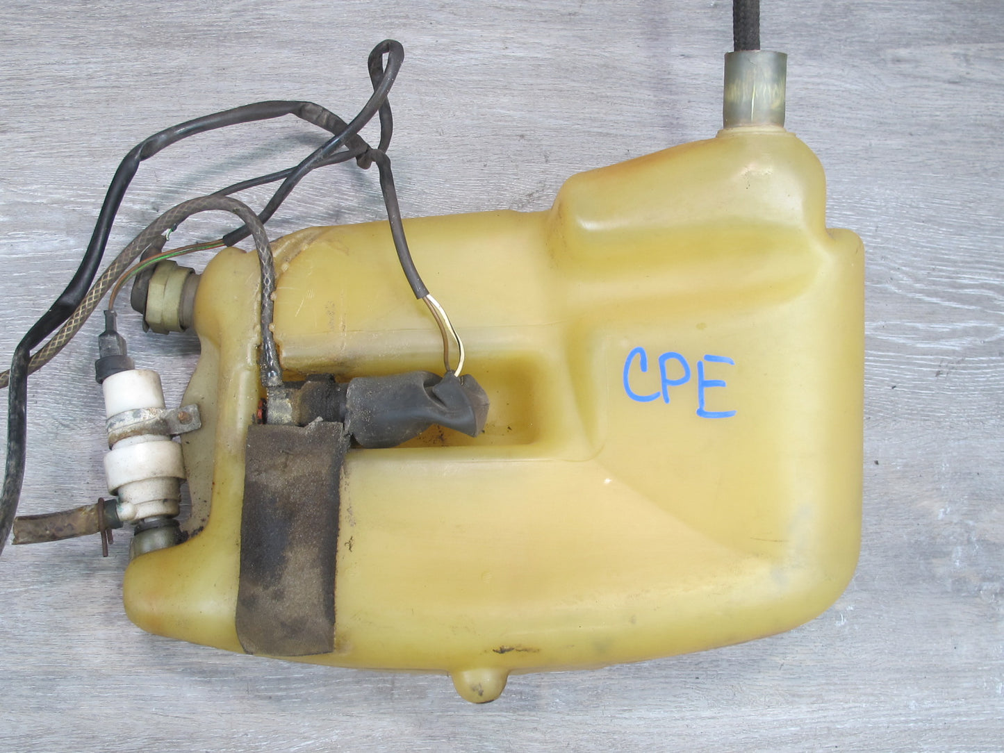 1987-1995 Porsche 928 S Windshield Washer Fluid Reservoir Bottle Tank W/ Pump