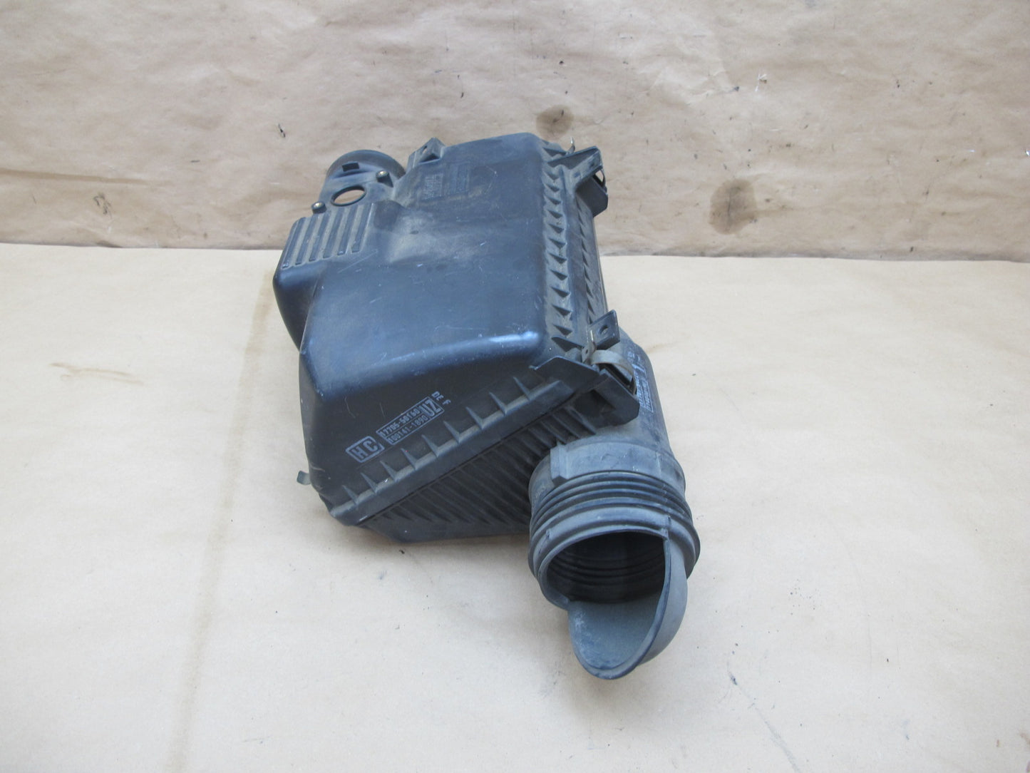 2003-2004 Lexus UZJ120L GX470 Air Intake Cleaner Filter Box