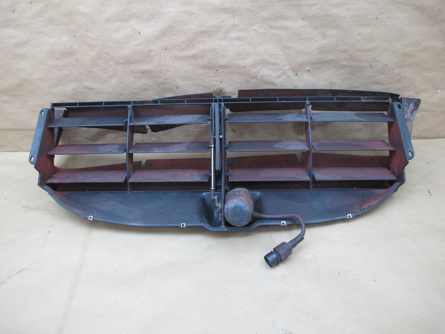 1987-1990 Porsche 928 S4 Front Bumper Deflector Air Vent Duct Grille 92857552100