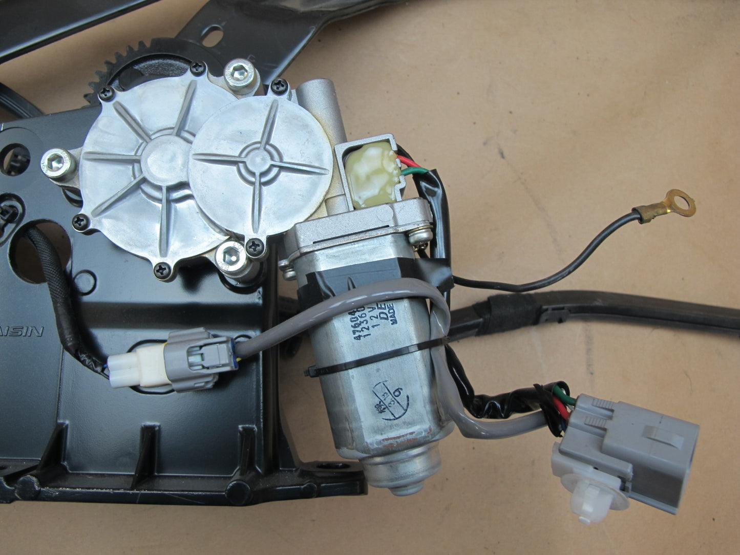 10-15 Lexus IS350 Convertible Rear Right Electric TOP Roof Motor Hinge OEM