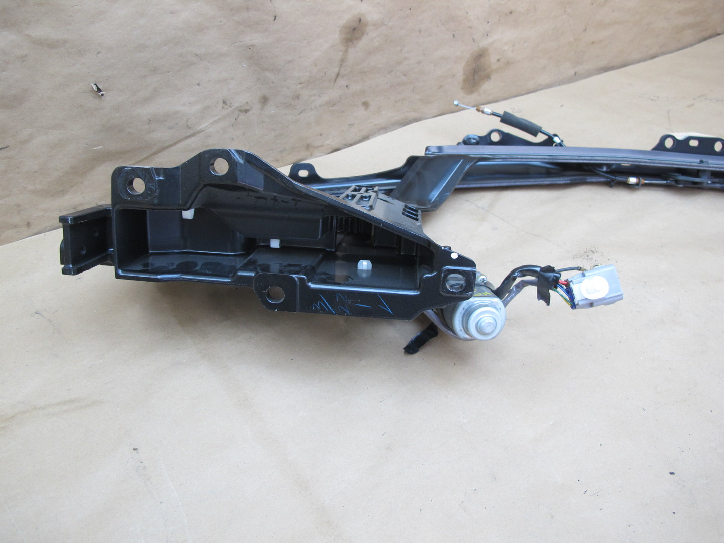 10-15 Lexus IS350 Convertible Rear Left Electric TOP Roof Motor Hinge OEM