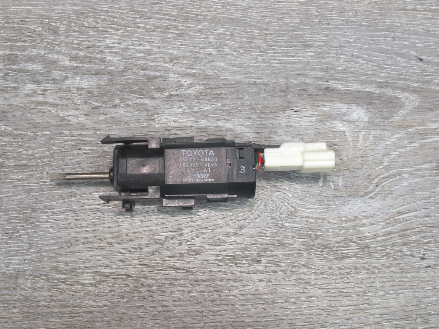 1995-2000 Lexus LS400 Front Right Seat Belt Height Adjuster Motor OEM