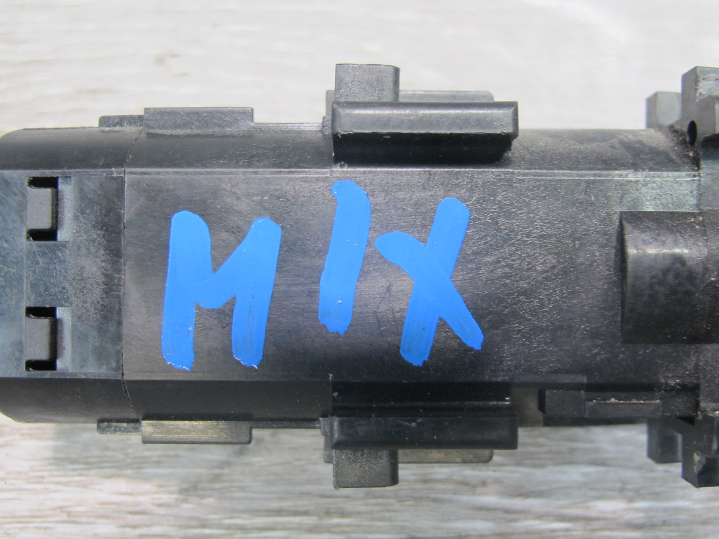 1995-2000 Lexus LS400 Front Right Seat Belt Height Adjuster Motor OEM