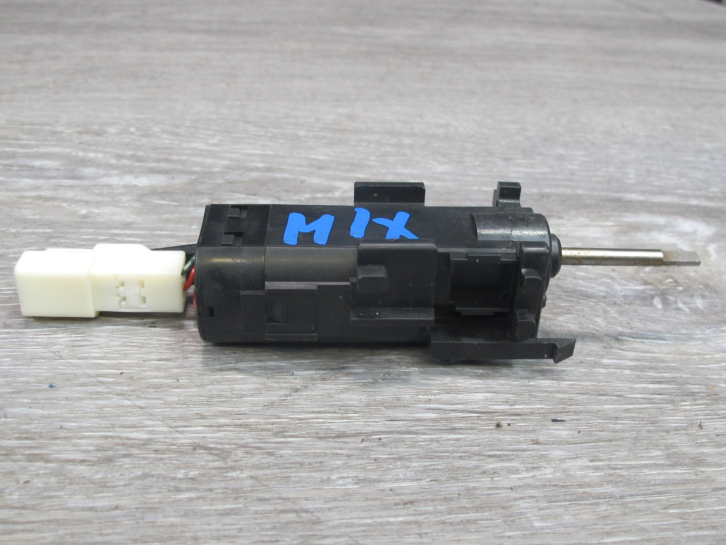 1995-2000 Lexus LS400 Front Right Seat Belt Height Adjuster Motor OEM