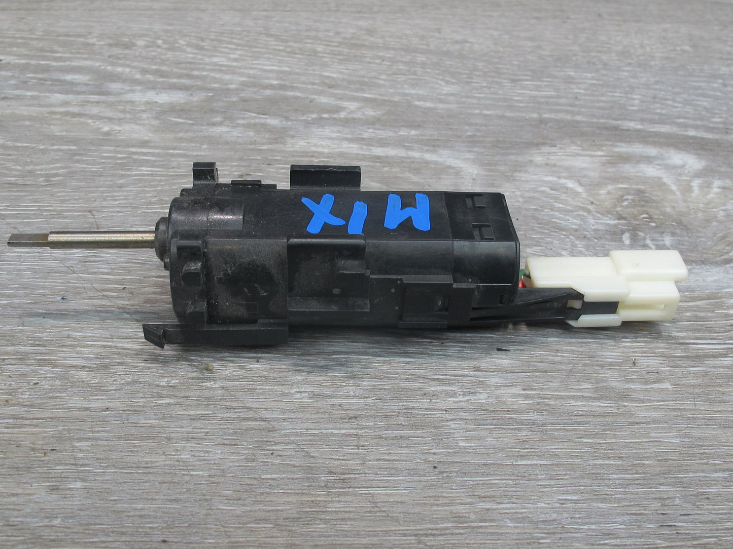 1995-2000 Lexus LS400 Front Right Seat Belt Height Adjuster Motor OEM