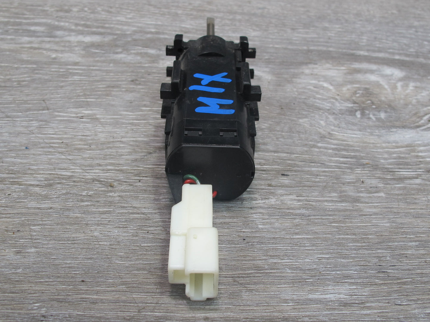 1995-2000 Lexus LS400 Front Right Seat Belt Height Adjuster Motor OEM