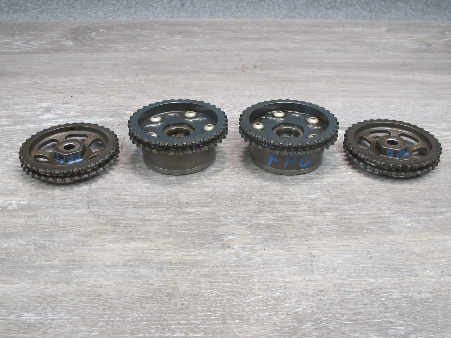 2003-2006 Porsche Cayenne 955 4.5T Camshaft Gear Adjuster Sprocket Set of 4