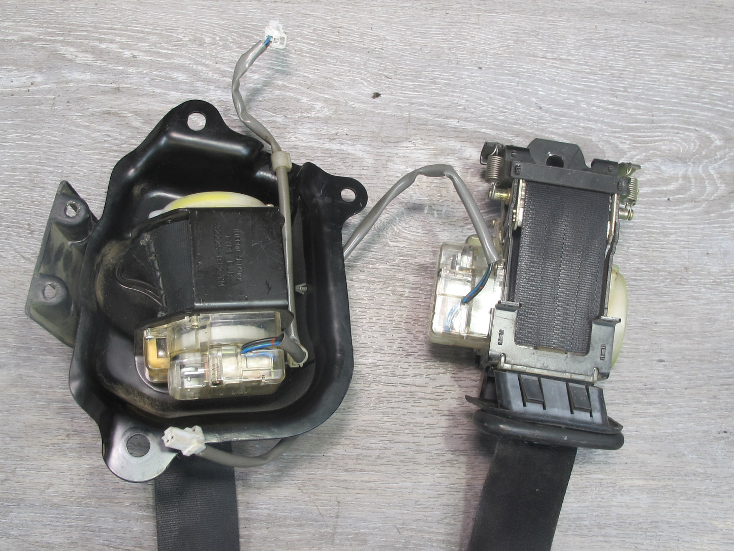 90-96 NISSAN 300ZX Z32 2-SEAT FRONT LEFT DRIVER SIDE SEATBELT RETRACTOR OEM