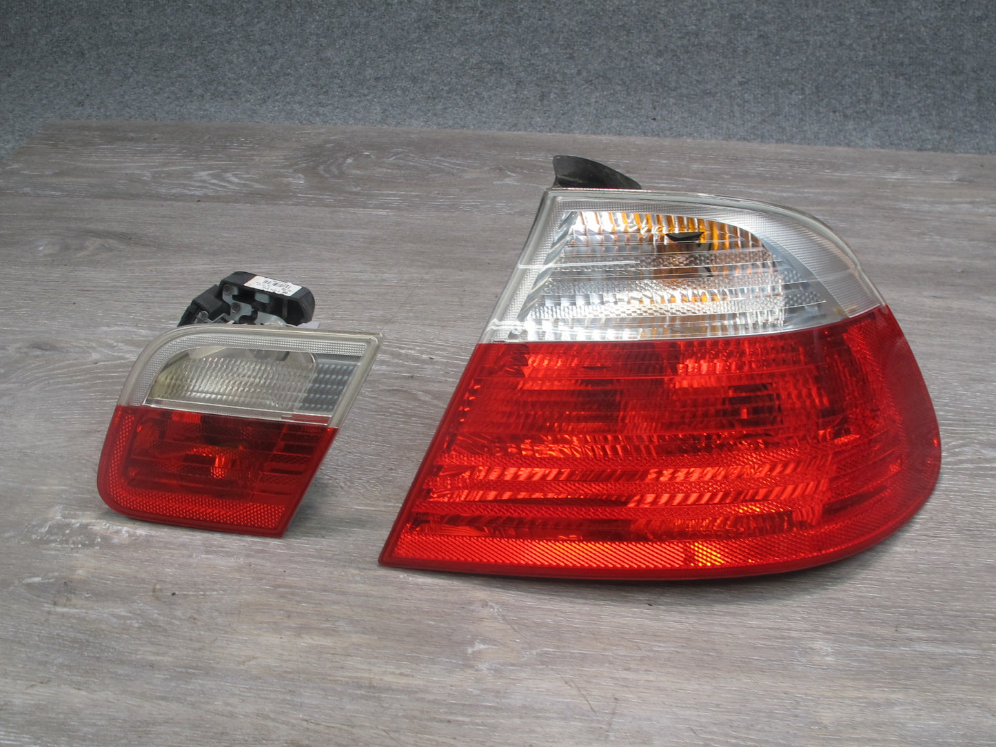 01-03 BMW E46 3-SERIES Convertible Rear Left & Right Tail Light Lamp Set OEM