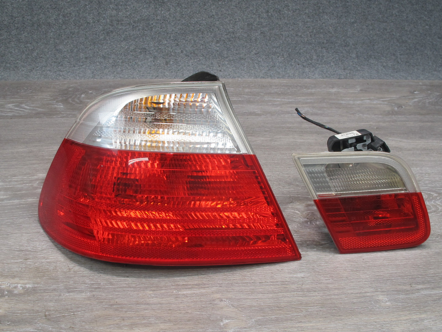 01-03 BMW E46 3-SERIES Convertible Rear Left & Right Tail Light Lamp Set OEM