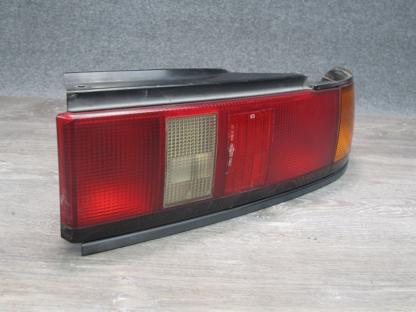 91-93 Toyota SW21L MR2 Rear Left & Right Tail Light Lamp w Center Molding OEM