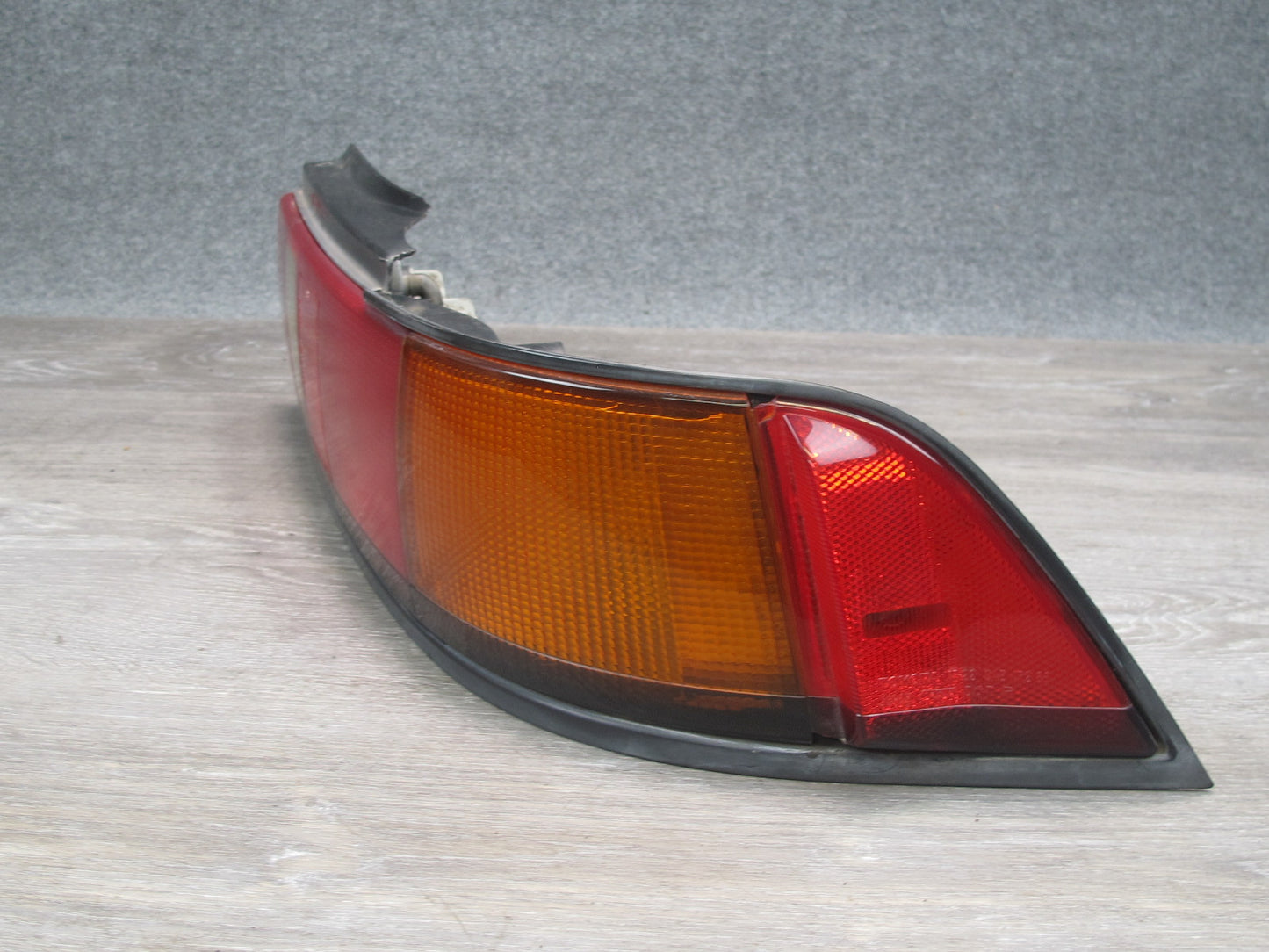 91-93 Toyota SW21L MR2 Rear Left & Right Tail Light Lamp w Center Molding OEM