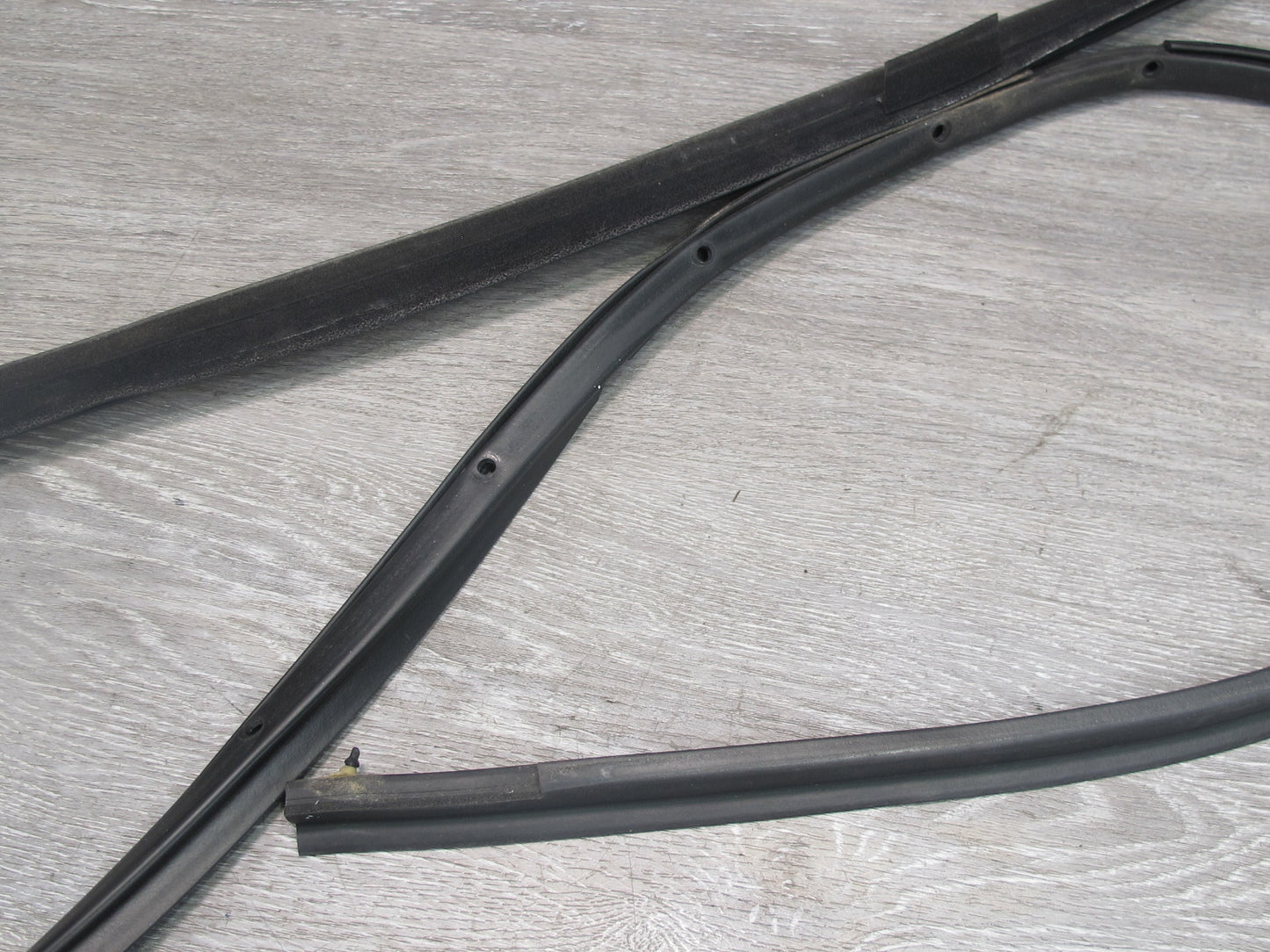 1999-2005 Porsche 911 996 Convertible Left Door Weatherstrip Seal Set of 2