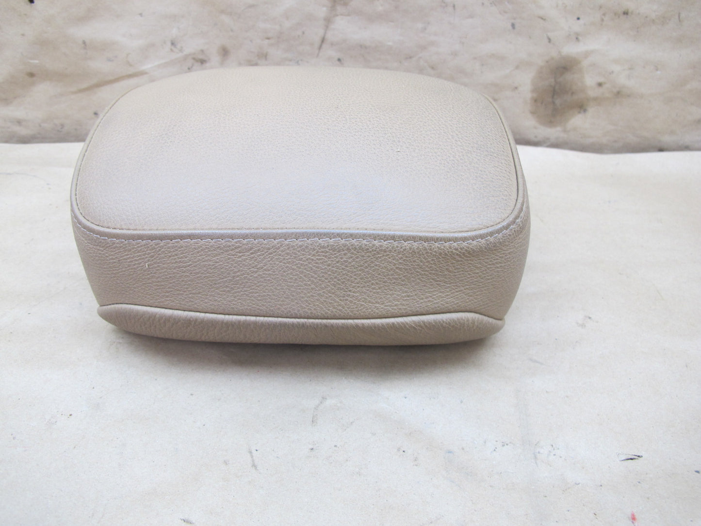01-06 BMW E46 Convertible Front Right Sport Seat Leather Headrest OEM