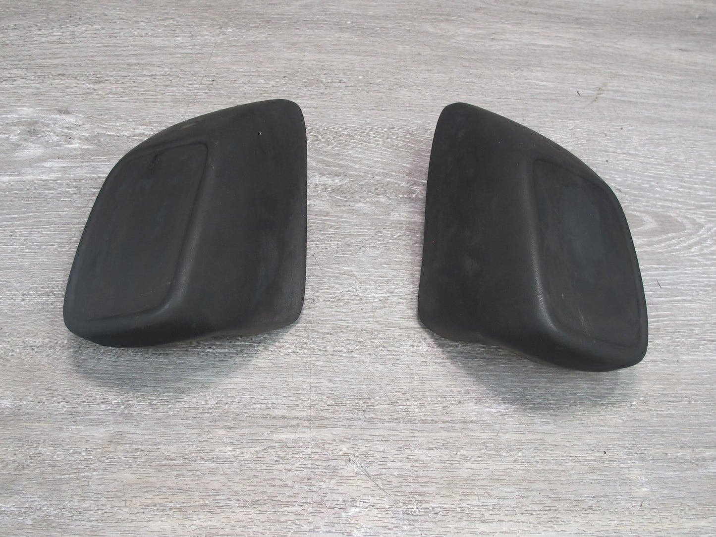 1987-1995 Porsche 928 S4 Rear Left & Right Side Rubber Bumper Guard Pad Set