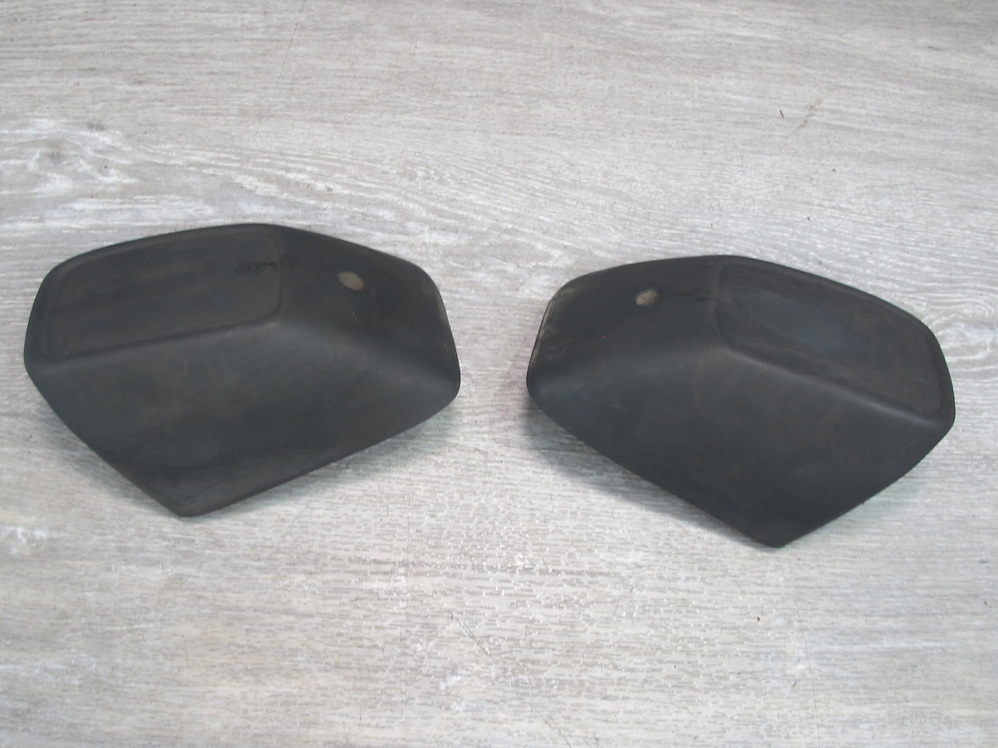 1987-1995 Porsche 928 S4 Rear Left & Right Side Rubber Bumper Guard Pad Set