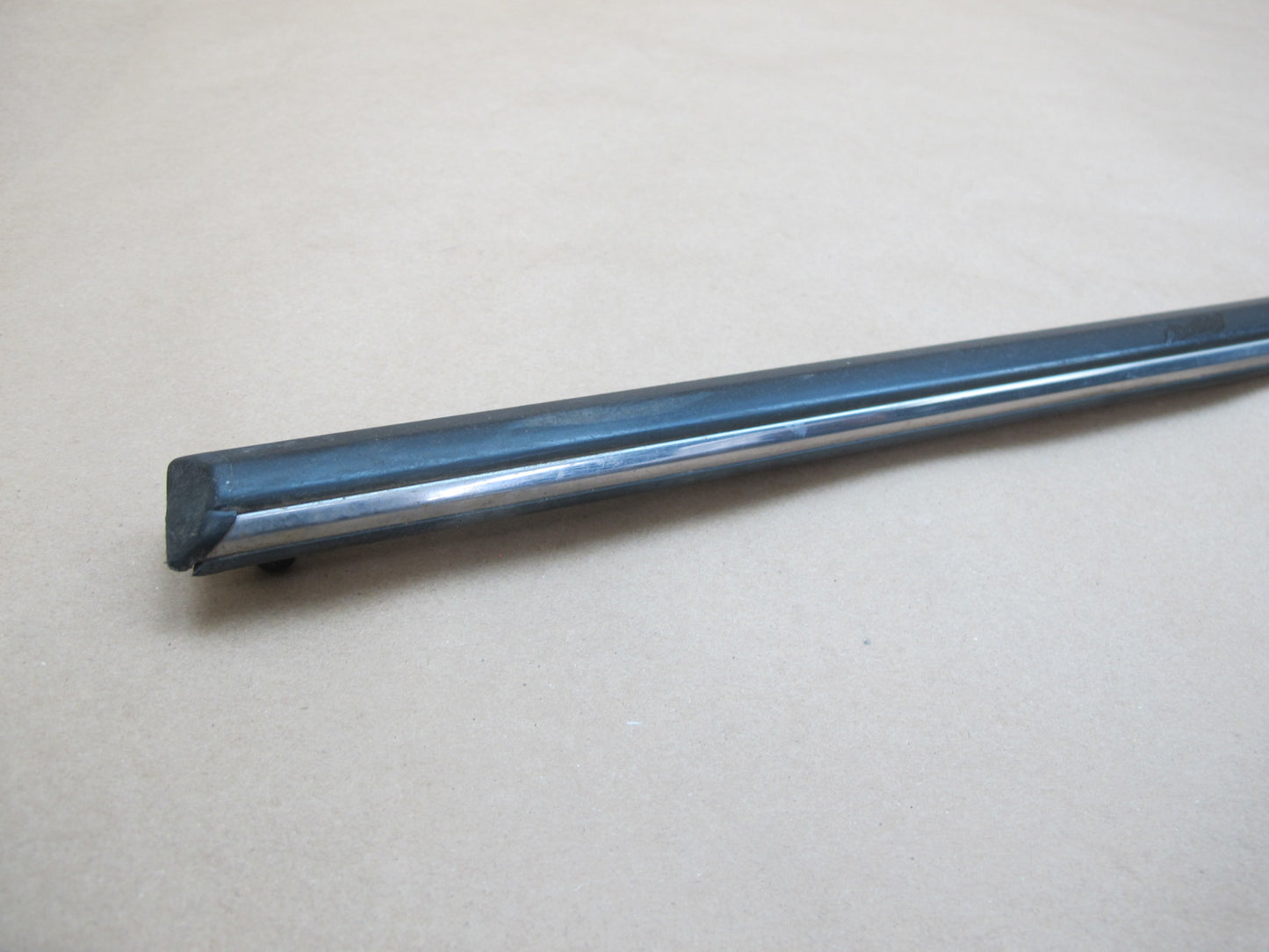 83-89 BMW E24 6-SERIES Right Side Door Sill Strip Exterior Moulding Chrome OEM