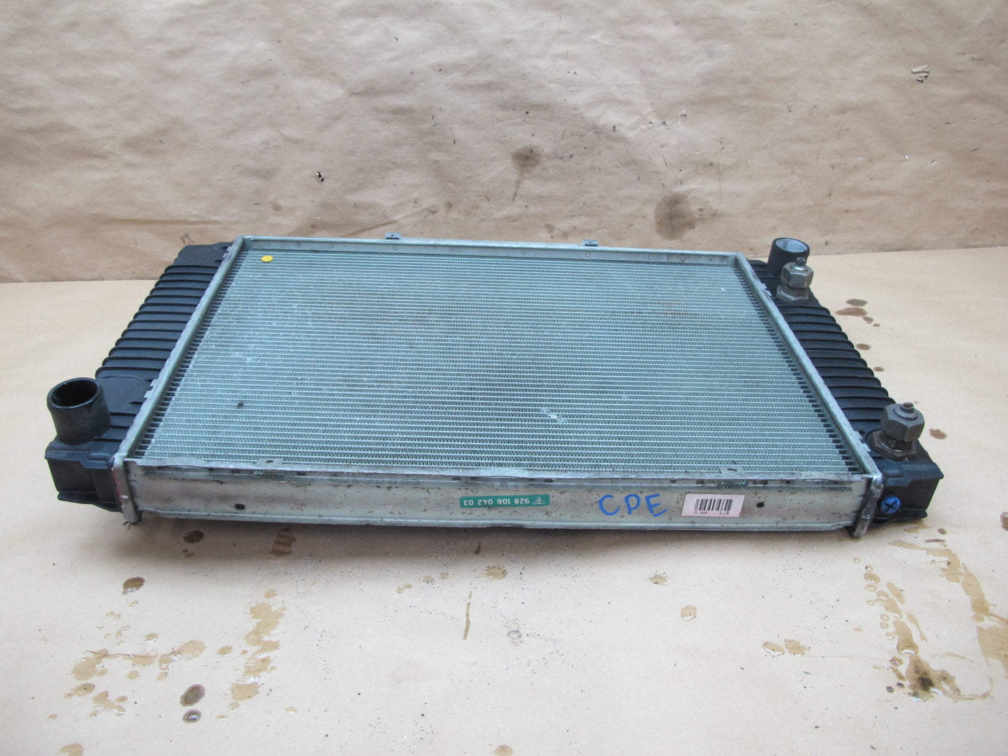 1987-1995 Porsche 928 S4 Engine Motor Cooling Radiator 92810604203