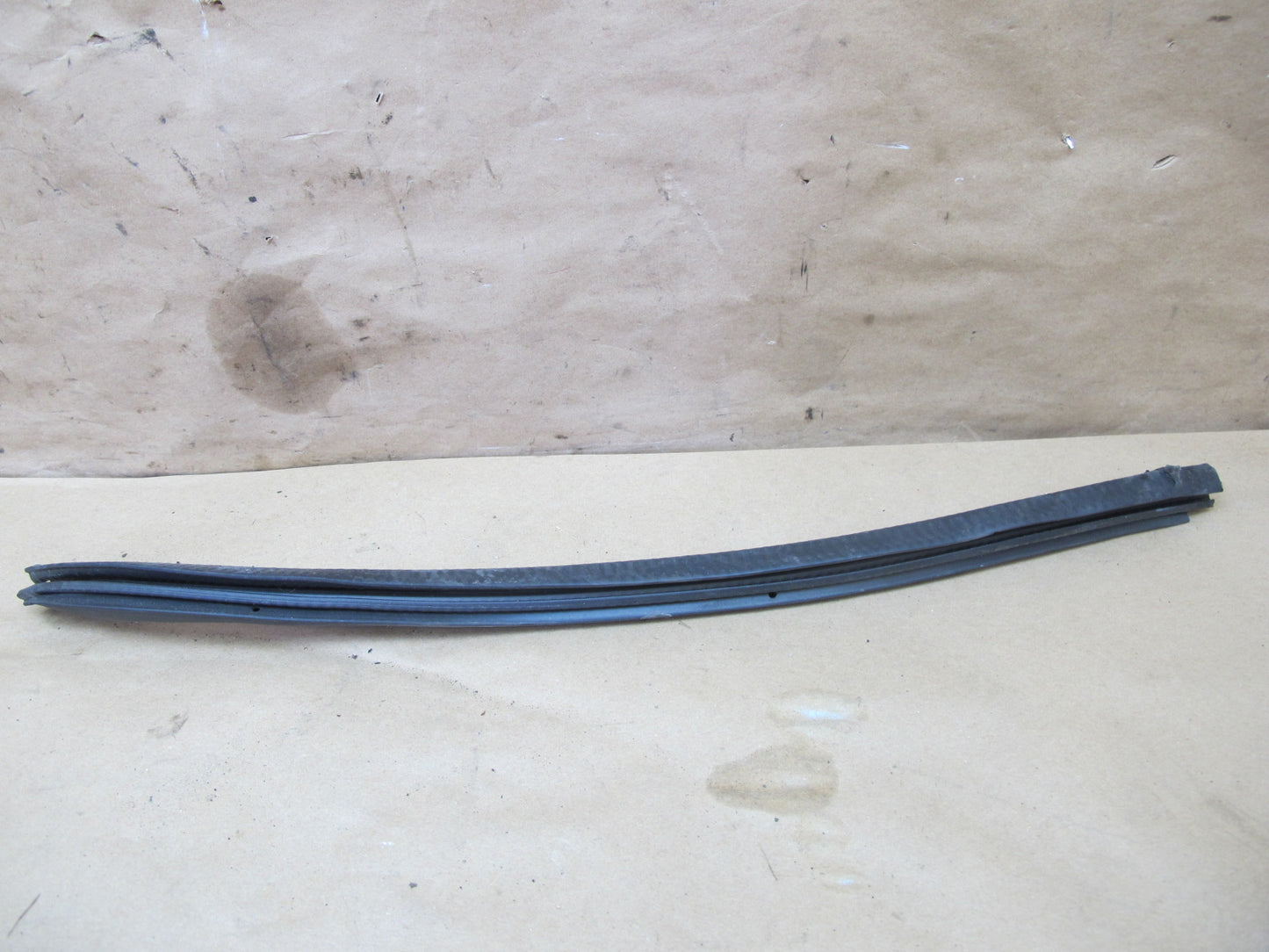 91-95 Toyota SW21L MR2 Right Side T-top Roof Weatherstrip Rubber Seal OEM