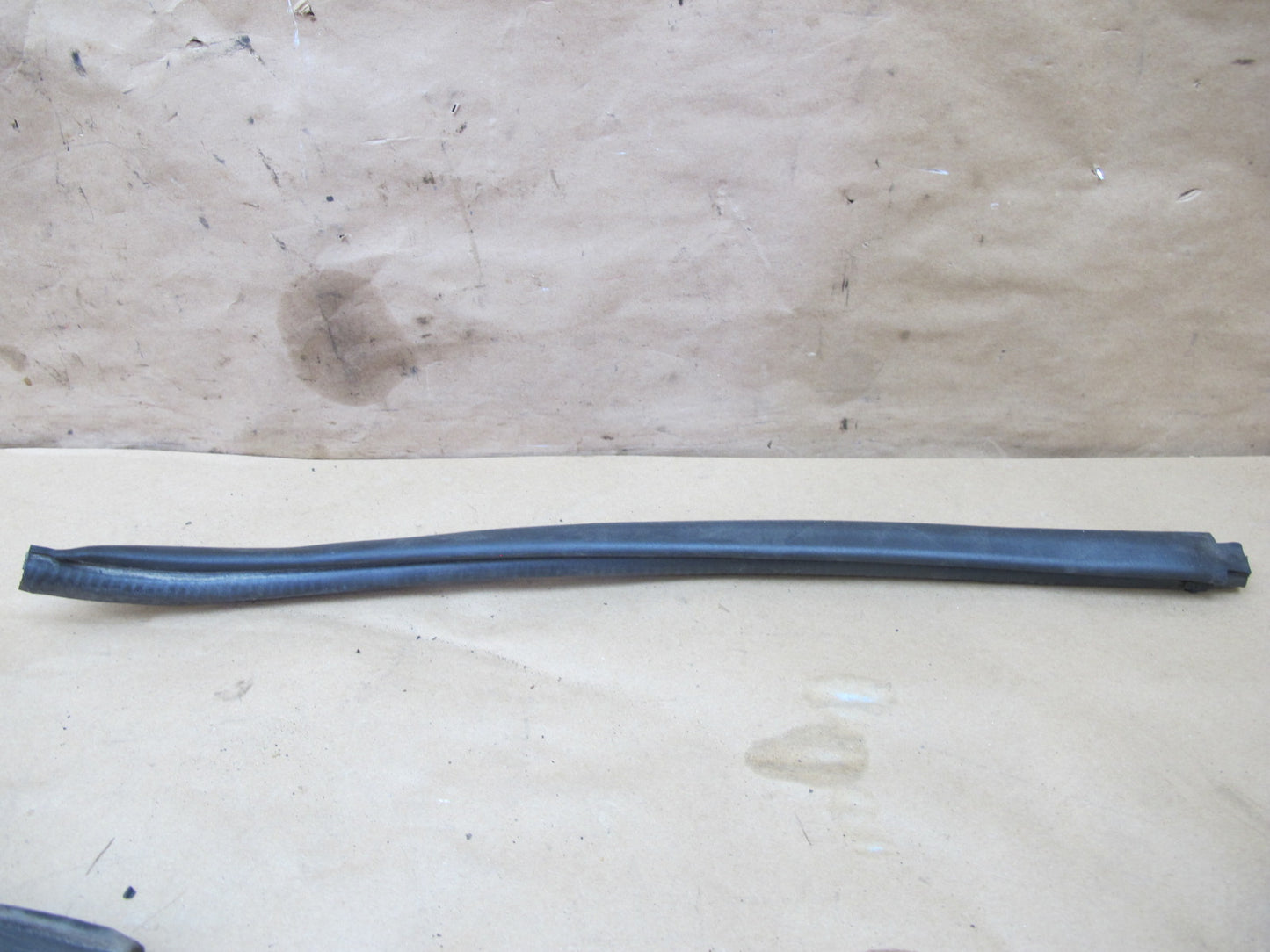 91-95 Toyota SW21L MR2 Right Side T-top Roof Weatherstrip Rubber Seal OEM