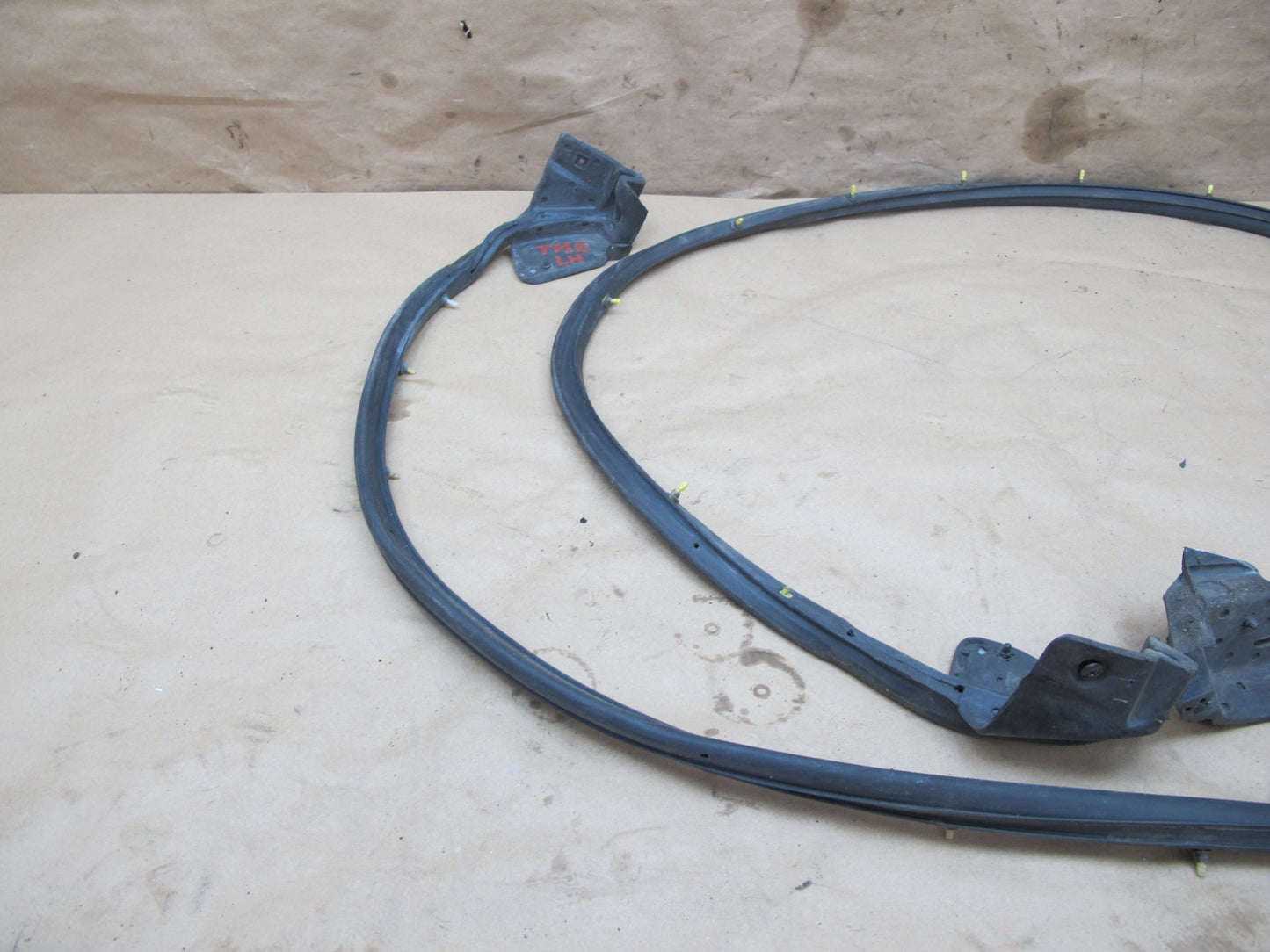 91-95 Toyota SW21L MR2 Left & Right Door Weatherstrip Rubber Seal OEM