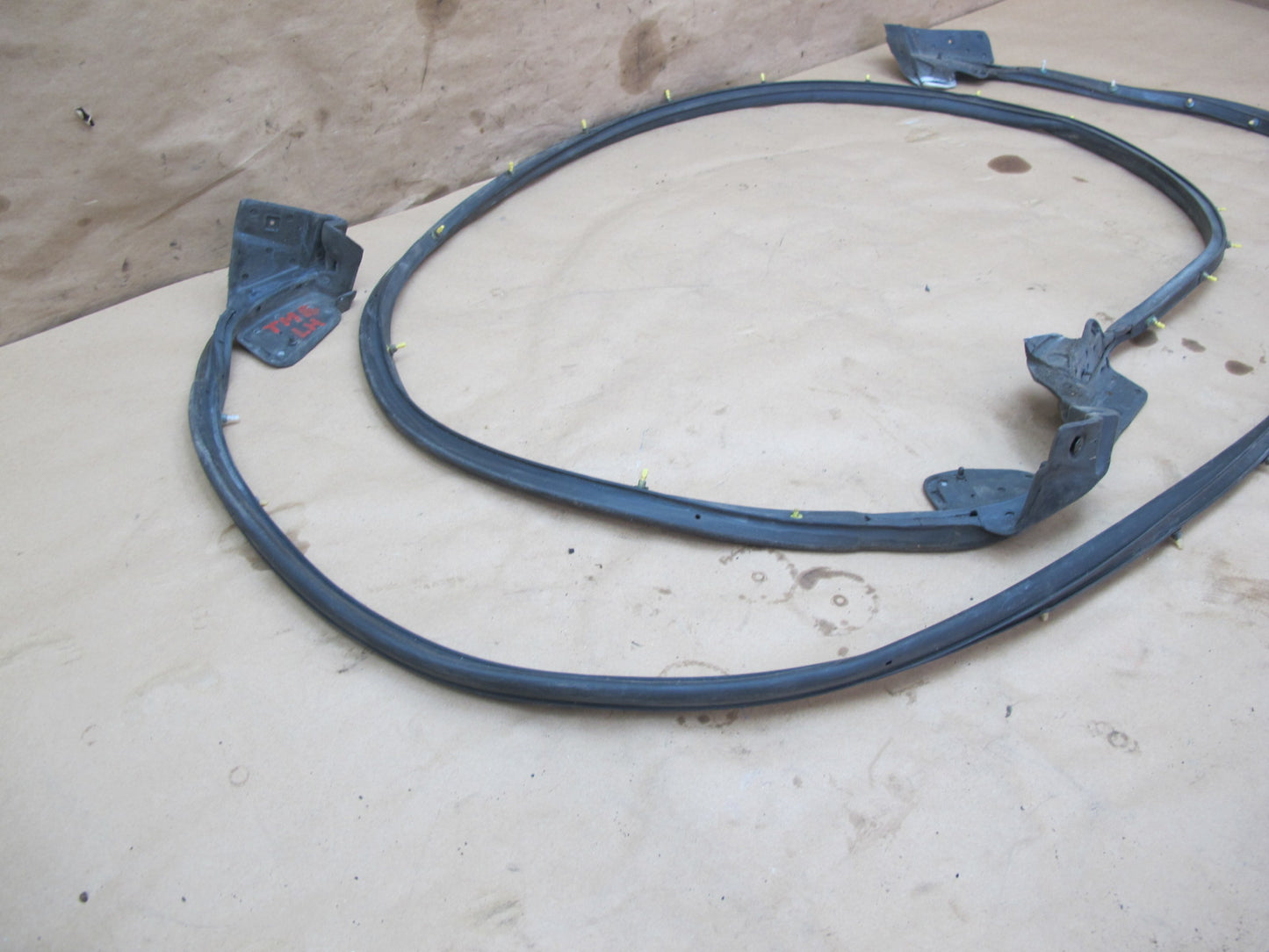 91-95 Toyota SW21L MR2 Left & Right Door Weatherstrip Rubber Seal OEM