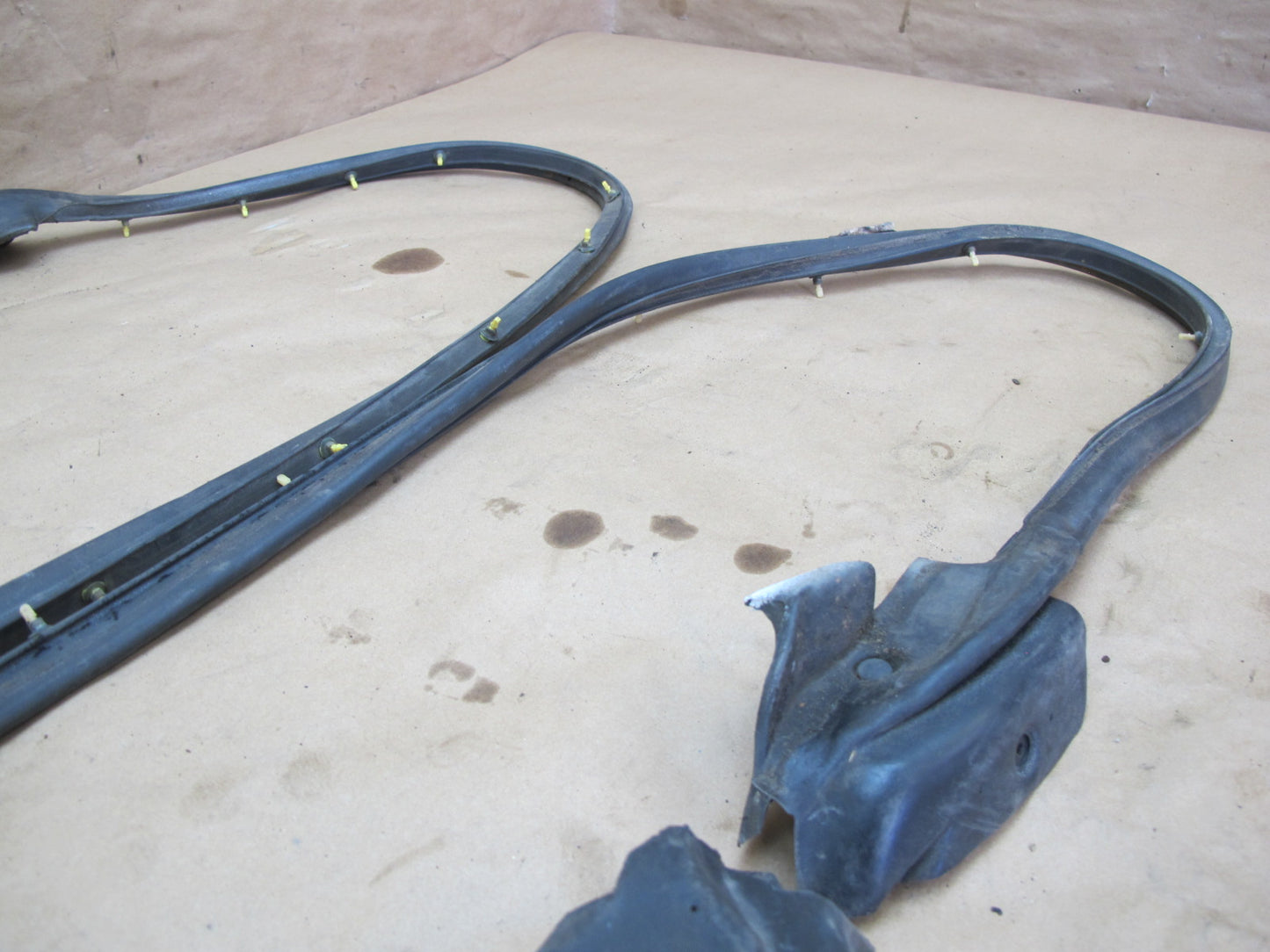 91-95 Toyota SW21L MR2 Left & Right Door Weatherstrip Rubber Seal OEM