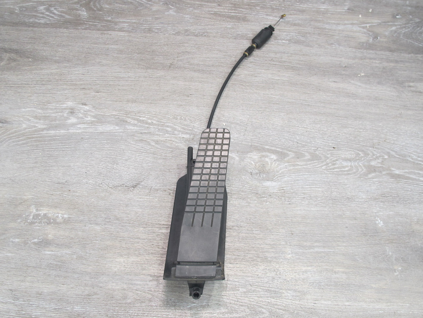 2002-2005 Porsche 911 996 Gas Acceleration Pedal w Cable 99642302904