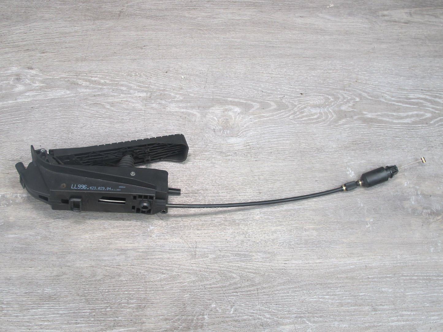 2002-2005 Porsche 911 996 Gas Acceleration Pedal w Cable 99642302904