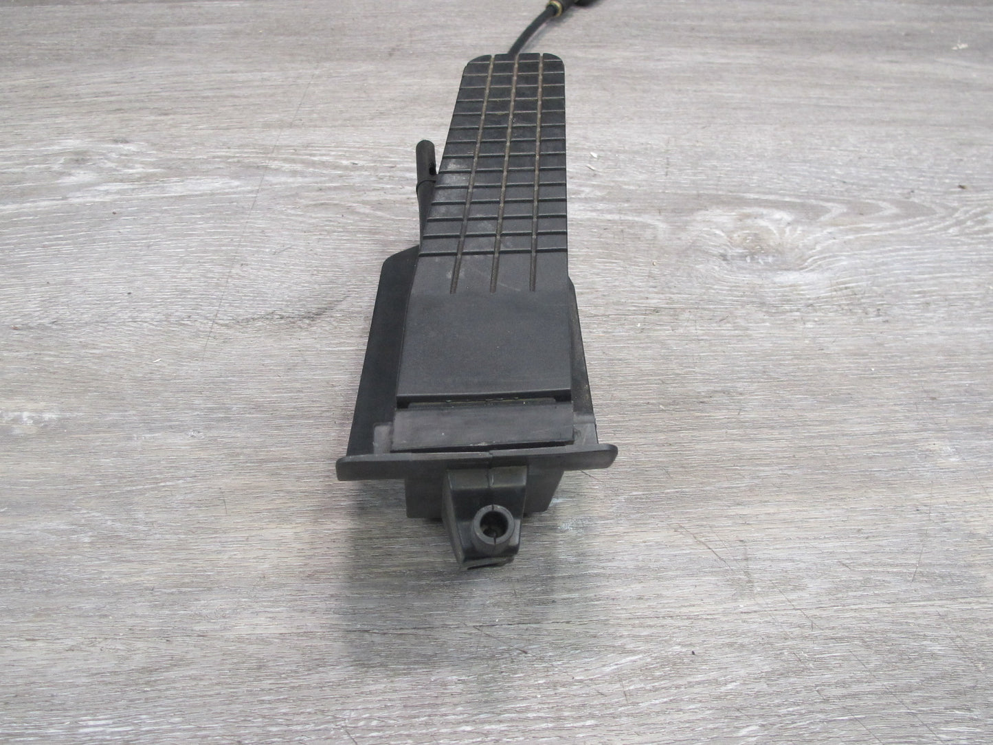 2002-2005 Porsche 911 996 Gas Acceleration Pedal w Cable 99642302904